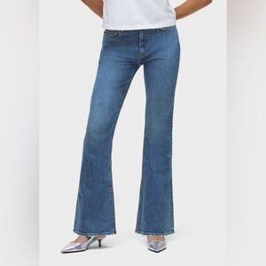 HUDSON Jeans Barbara Bootcut in Brisk. Brand New. Size 25. Medium Wash. Stretch